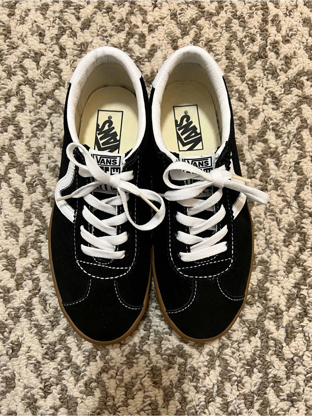 Vans Sport Low Shoe 7.5 Black/Gum
Colorway